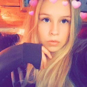 Meet your Posher, Alexis